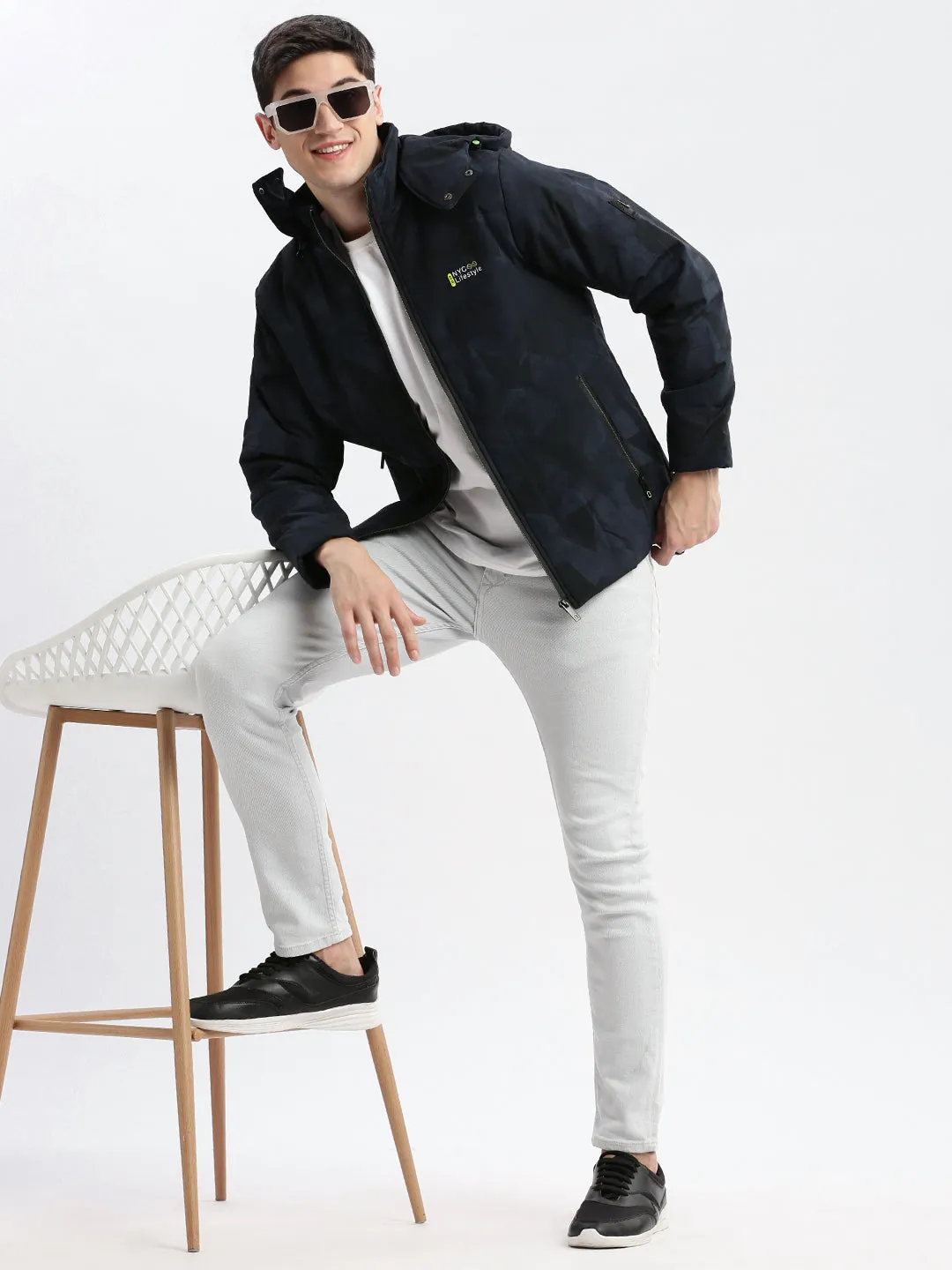 Men Abstract Mock Collar Navy Blue Puffer Jacket with Detachable Hoodie